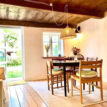 Den Gamle Skomager Ved Slotssoen